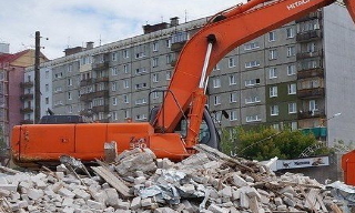 Вывоз строительного мусора с участка в Златоусте недорого от 1588 руб. | 2Землекопа-Злт