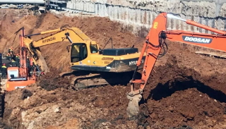 Разработка котлована экскаватором под фундамент в Златоусте — цена от 2646 руб. | 2Землекопа-Злт